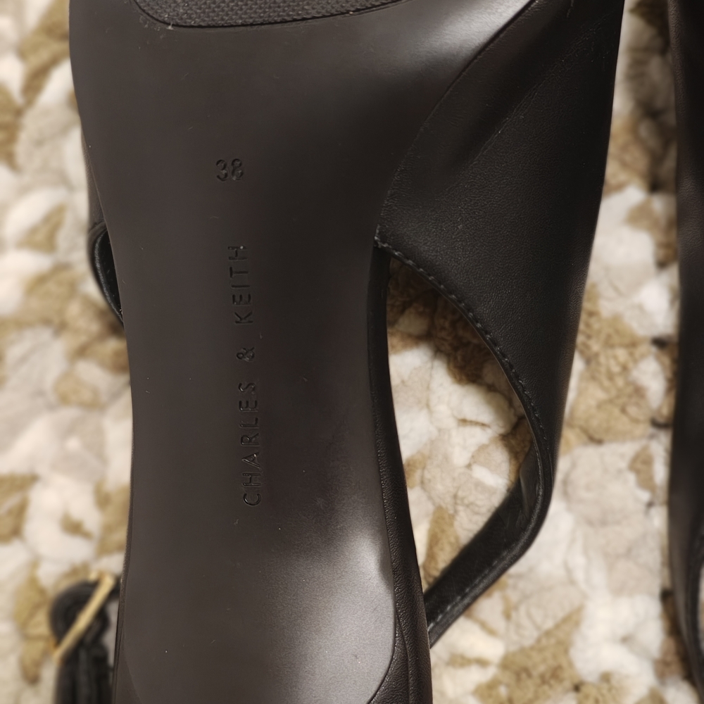 Charles & Keith Black Slingback Heels Gold Buckle Size 38 - Picture 6 of 6